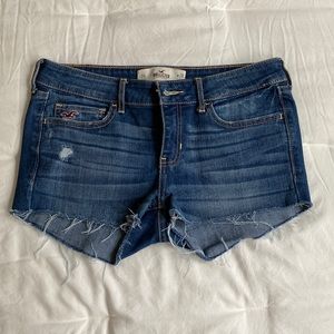 Hollister shorts size 28